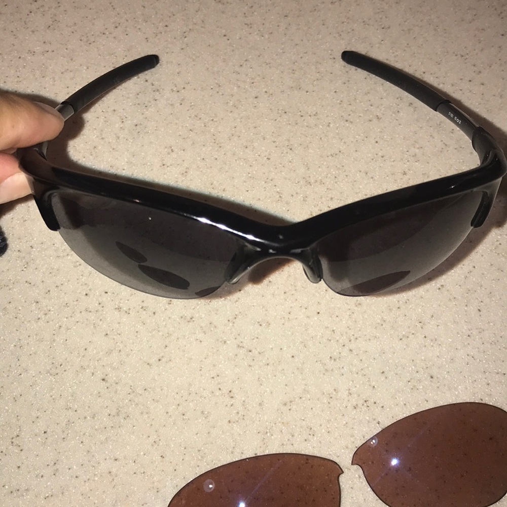 ❌SOLD❌OAKLEY 3 Lens SUNGLASSES - Picture 4 of 6